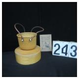 A shaker-style measure & Nantucket -style basket