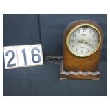 Mantel clock