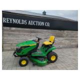 John Deere S140 Lawn Tractor
