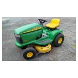 John Deere LT150 Automatic Lawn Tractor