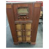 Stromberg-Carlson Wood Console Radio