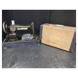 Singer Sewing Machine with Case