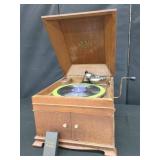 VICTROLA VV-IX-A PHONOGRAPH