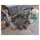 DECORATIVE AND METAL ITEMS LOT