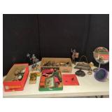 DECORATIVE AND VINTAGE ITEMS LOT