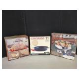 KITCHEN BAKEWARE AND COOKWARE PIECES