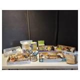 BOX LOT VINTAGE HOUSEHOLD ITEMS