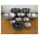 ALUMINUM AND METAL COOKWARE LOT