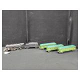 LIONEL 1666 ENGINE & PASSENGER CAR SET