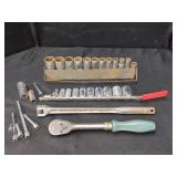 ASSORTED CRAFTSMAN SOCKETS AND SNAP-ON RATCHET
