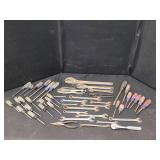 CRAFTSMAN HAND TOOLS AND SCREWDRIVERS LOT