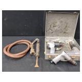 FIVE PNEUMATIC AIR TOOLS AND HOSE