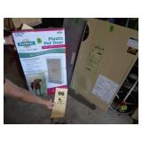 Petsafe Pet door in box, panels (MM30)
