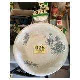 Buffalo pottery, large wash bowl plus medium bowl