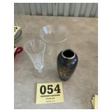 Vase and lamp topper lot