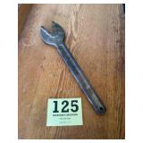 Alligator wrench