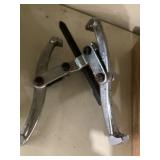 Small pulley puller