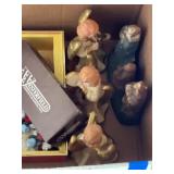 Box slot of Christmas statues