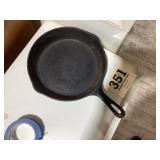 No.8 cast iron frying pan