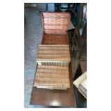 Picnic basket lot