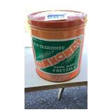 Hammonds pretzel can