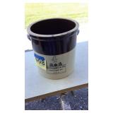 E Swasey & Co 4 gallon crock