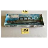 RMS Titanic Ravel model kit