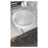 Tupperware pie carrier
