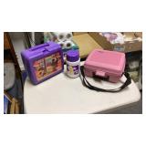 Set of lunchboxes