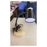 Desk lamp