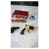 Vintage toys, lot squirt, gun, cap gun train