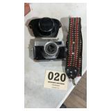 Vintage Petri 7S camera & shoulder strap