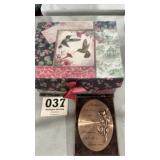 Hummingbird storage box, mother plaque