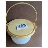 Vintage Tupperware Cake Carrier