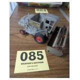 Diecast Allis Chalmers Gleaner Toy