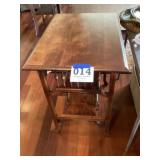 Fancy Ball & Stick Rectangle Top Stand