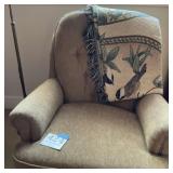 SWIVEL CHAIR