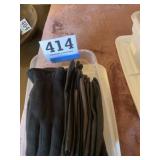 GLOVES - SOME LEATHER