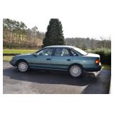 1993 Ford Taurus, 4 door sedan
