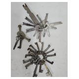 (34) Antique Keys