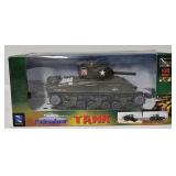 New Ray 1:32 Battery Op US Sherman Tank (MIB)