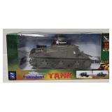 New Ray 1:32 Battery Op US M-3 Lee Tank (MIB)