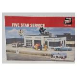 Train-Walthers O-Gauge 5 Star Service Building Kit