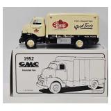 1st Gear 1:34 Die Cast Pearl Delivery Van