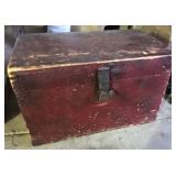 ANTIQUE WOOD CHEST