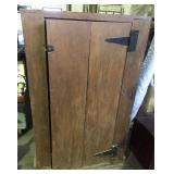 EARLY PINE CUPBOARD EARLY PINE CUPBOARD