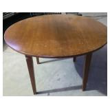 TAPERED LEG LAMP TABLE