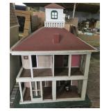 OLD STYLE DOLL HOUSE OLD STYLE DOLL HOUSE
