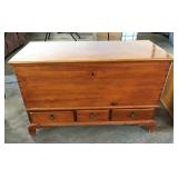 EARLY DOVETALE 3 DRAWER BLANKET CHEST