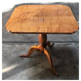 TIGER MAPLE LAMP TABLE